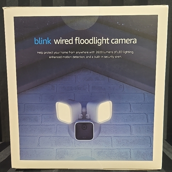 Blink Wired Floodlight LED Smart Security Camera 2600 Lumens White W/2 Way Audio - Picture 3 of 8